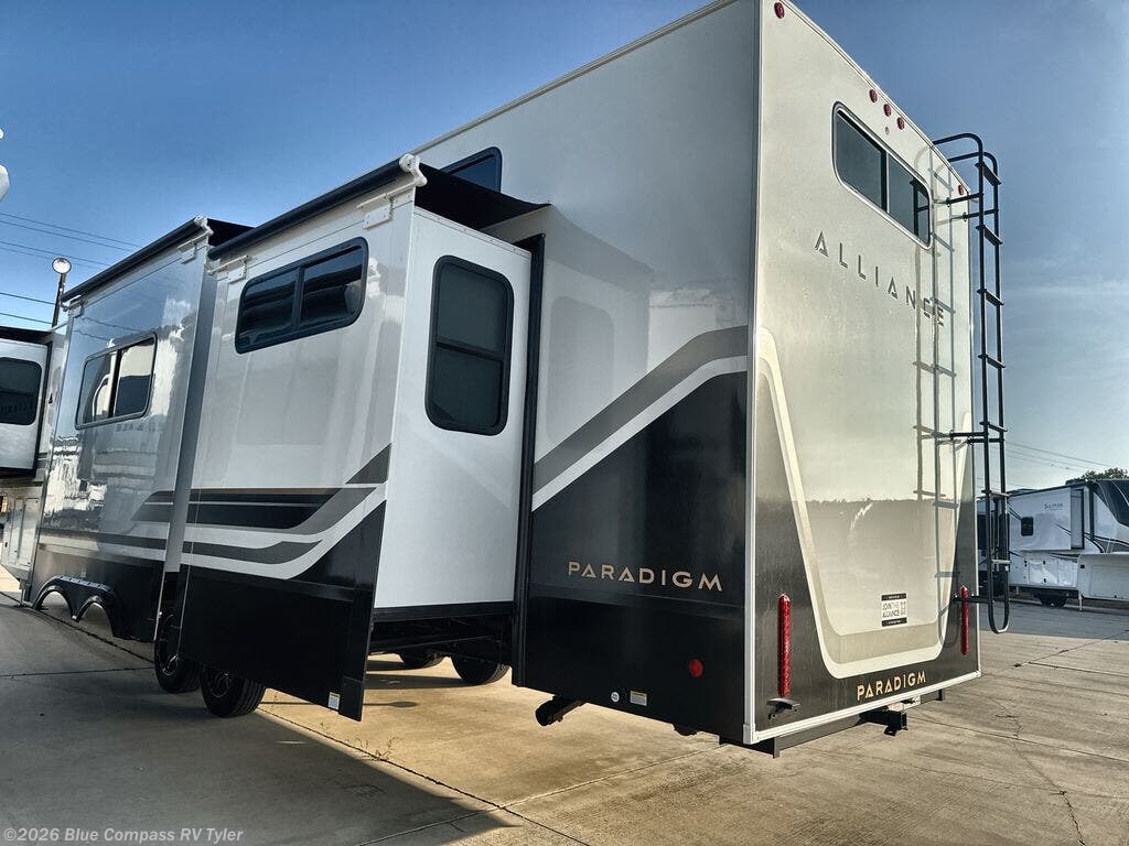 2027 Paradigm 395DS by Alliance RV from Blue Compass RV Tyler in Tyler, Texas
