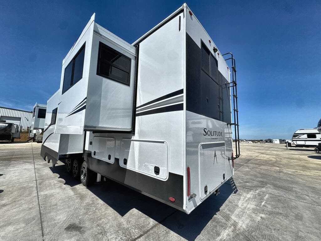 2026 Solitude 414LJMJ by Grand Design from Blue Compass RV Tyler in Tyler, Texas