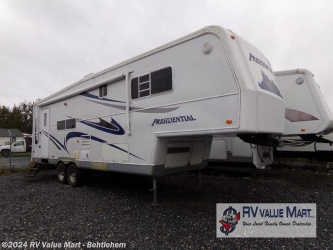 Used 2005 Holiday Rambler Presidential 30SCD available in Bath, Pennsylvania