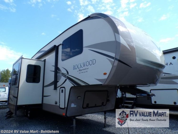 Used 2018 Forest River Rockwood Signature Ultra Lite 8297S available in Bath, Pennsylvania