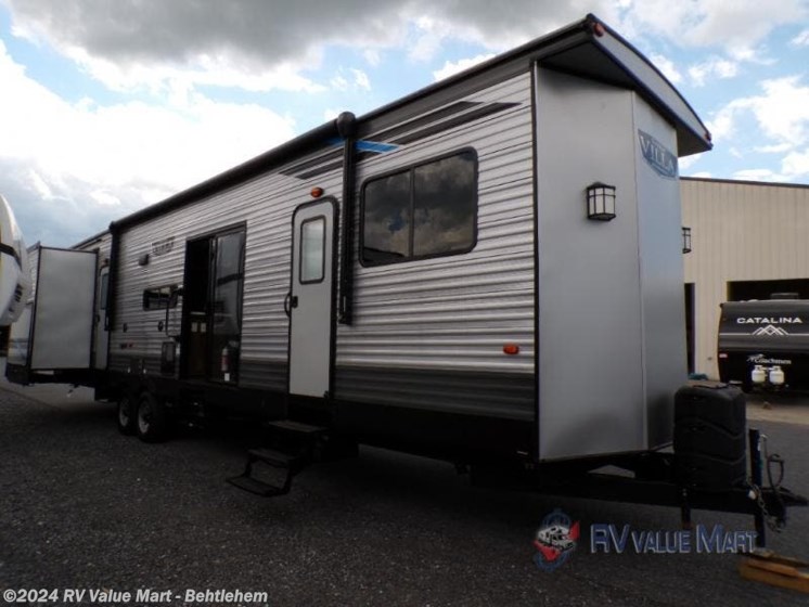 Used 2023 Forest River Salem Villa Series 42QBQ available in Bath, Pennsylvania