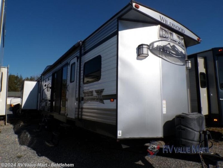 Used 2015 Forest River Wildwood DLX 402QBQ available in Bath, Pennsylvania