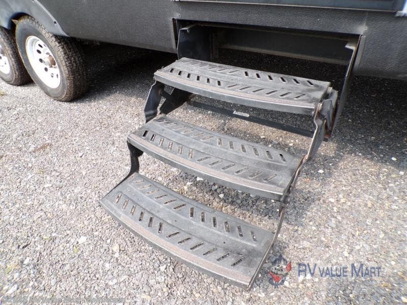 Used 2016 Forest River AVENGER ATI 27DBS available in Bath, Pennsylvania