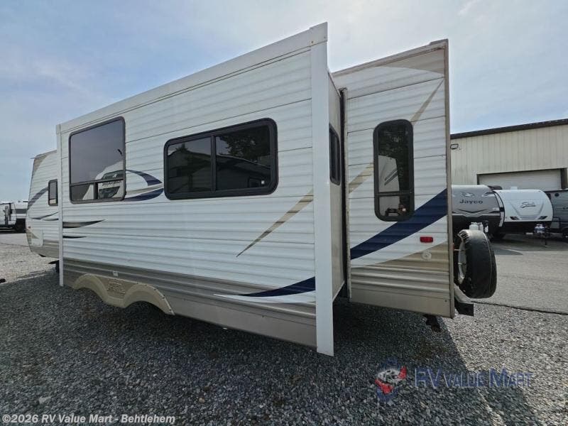 Used 2012 CrossRoads Zinger ZT27RL available in Bath, Pennsylvania