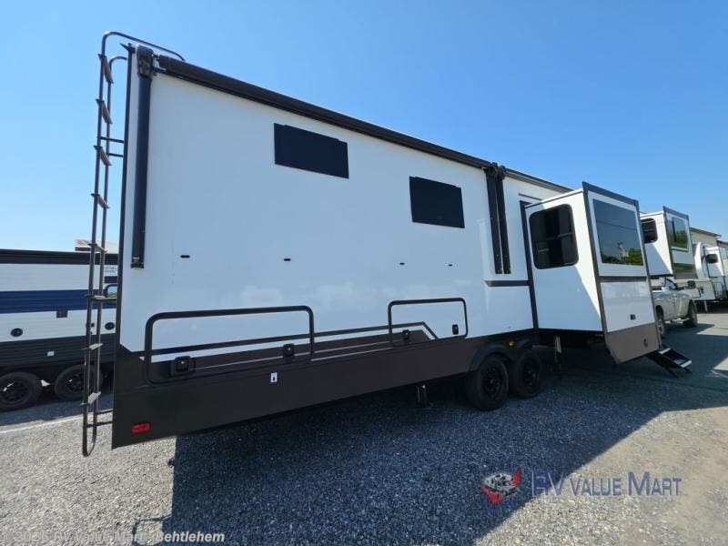 New 2027 East to West Ahara 380FL available in Bath, Pennsylvania