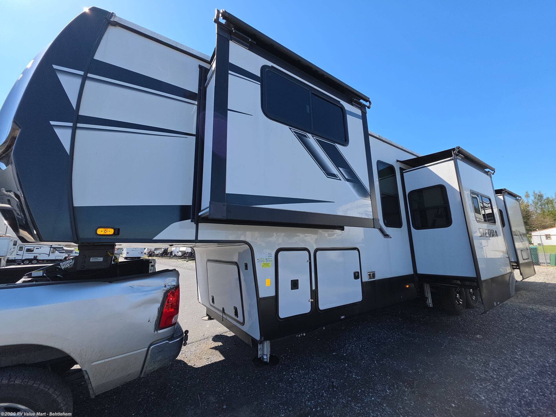 2022 Forest River Sierra Luxury 38FKOK - Used Fifth Wheel For Sale by RV Value Mart - Behtlehem in Bath, Pennsylvania