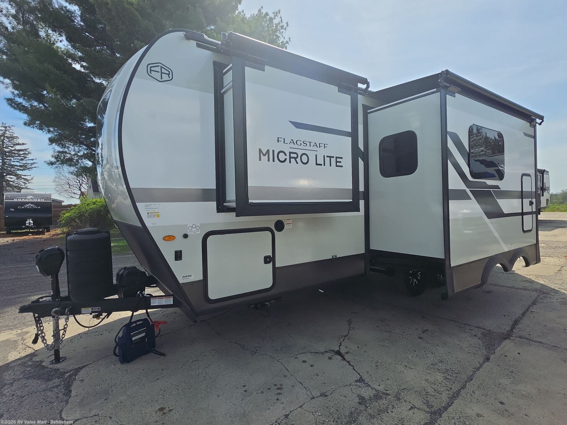 2026 Forest River Flagstaff Micro Lite 25BSDS - New Travel Trailer For Sale by RV Value Mart - Behtlehem in Bath, Pennsylvania