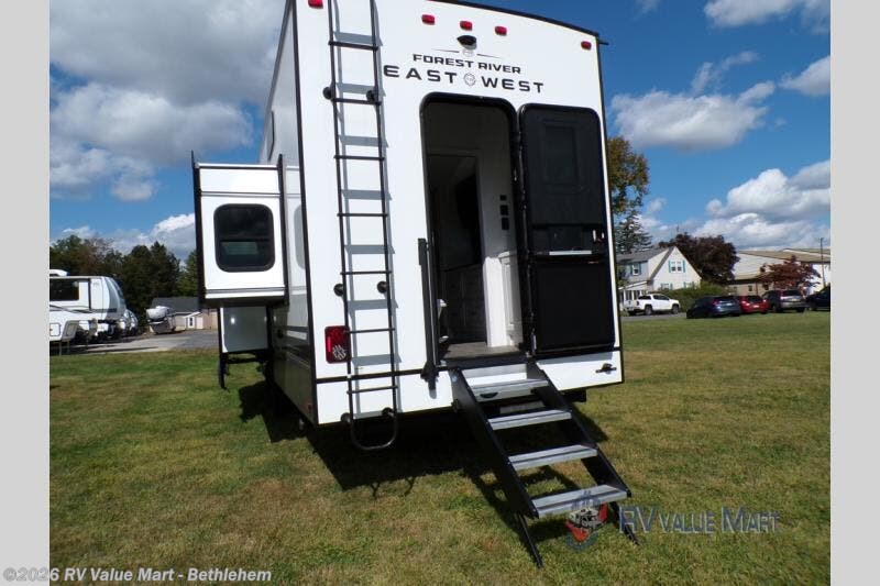New 2026 East to West Ahara 390DS available in Bath, Pennsylvania