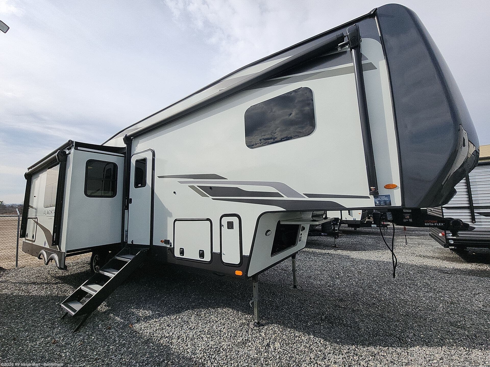 2026 Forest River Flagstaff Classic F331RL - New Fifth Wheel For Sale by RV Value Mart - Behtlehem in Bath, Pennsylvania