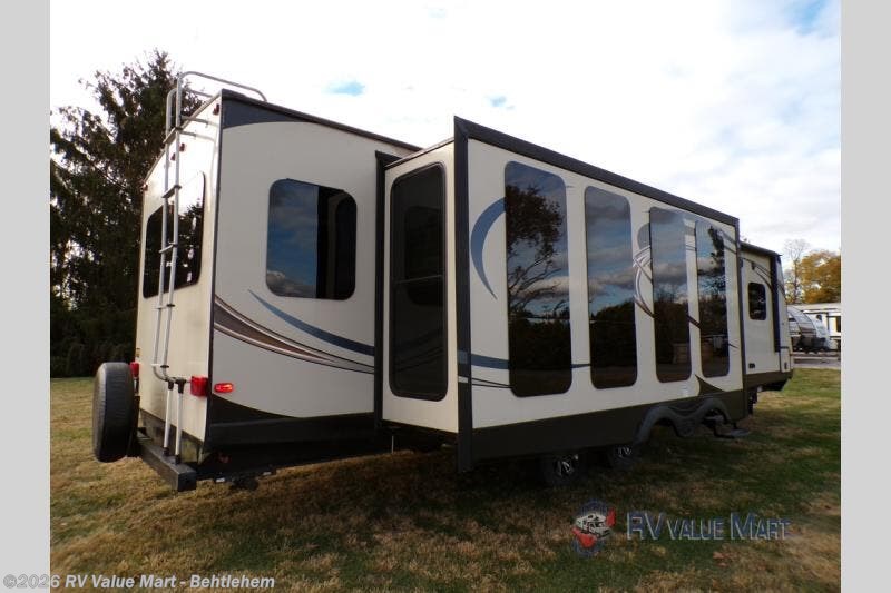 Used 2016 Prime Time LaCrosse 330RST available in Bath, Pennsylvania