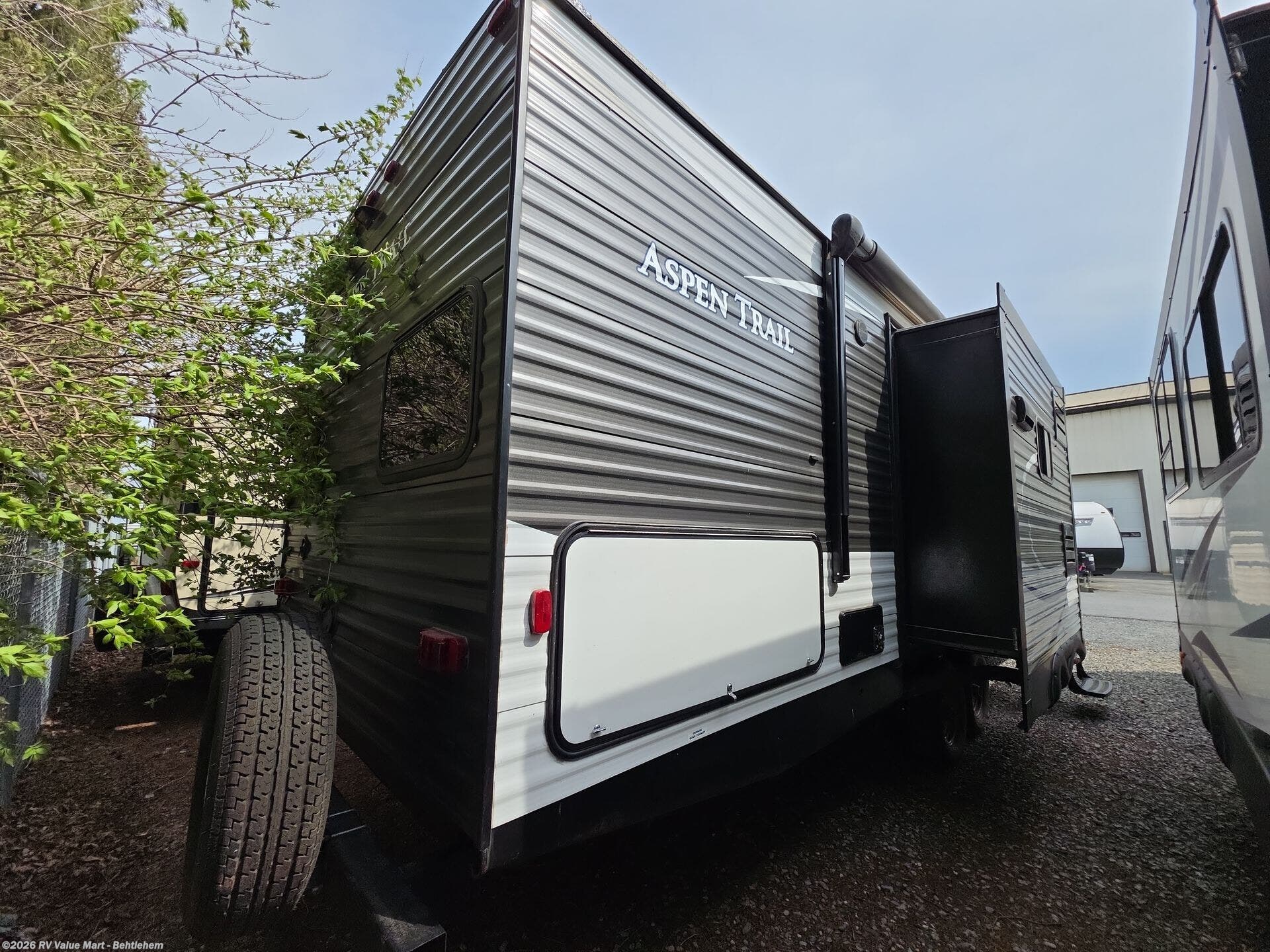 2018 Aspen Trail 3100BHS by Dutchmen from RV Value Mart - Behtlehem in Bath, Pennsylvania