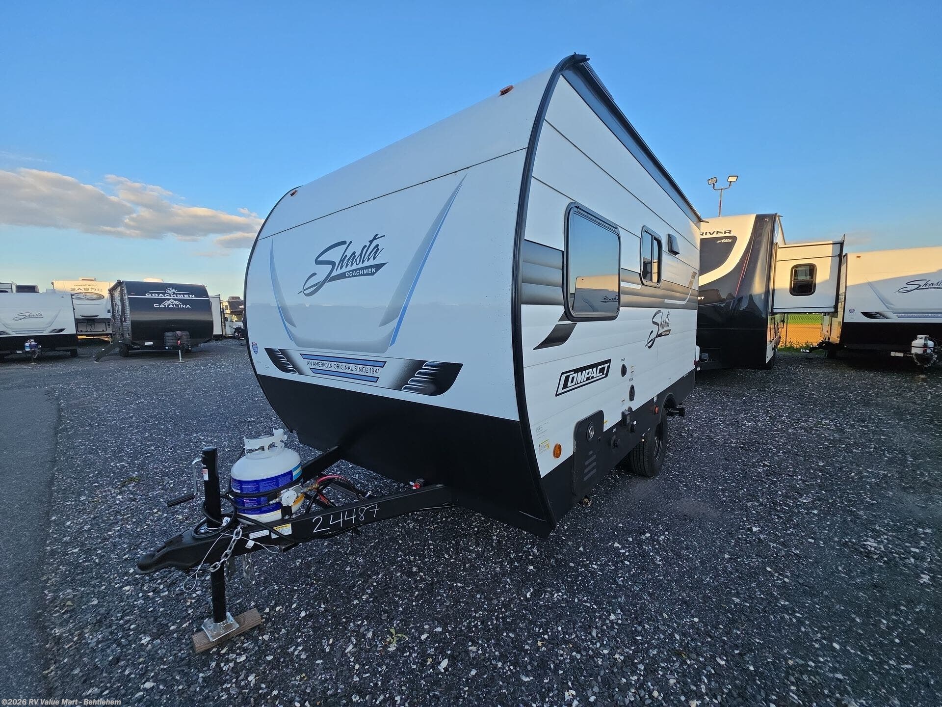 2026 Shasta Compact 16BH - New Travel Trailer For Sale by RV Value Mart - Behtlehem in Bath, Pennsylvania