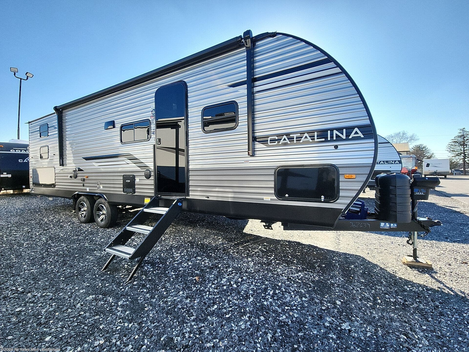 2026 Coachmen Catalina Legacy Edition 293QBCKLE - New Travel Trailer For Sale by RV Value Mart - Bethlehem in Bath, Pennsylvania