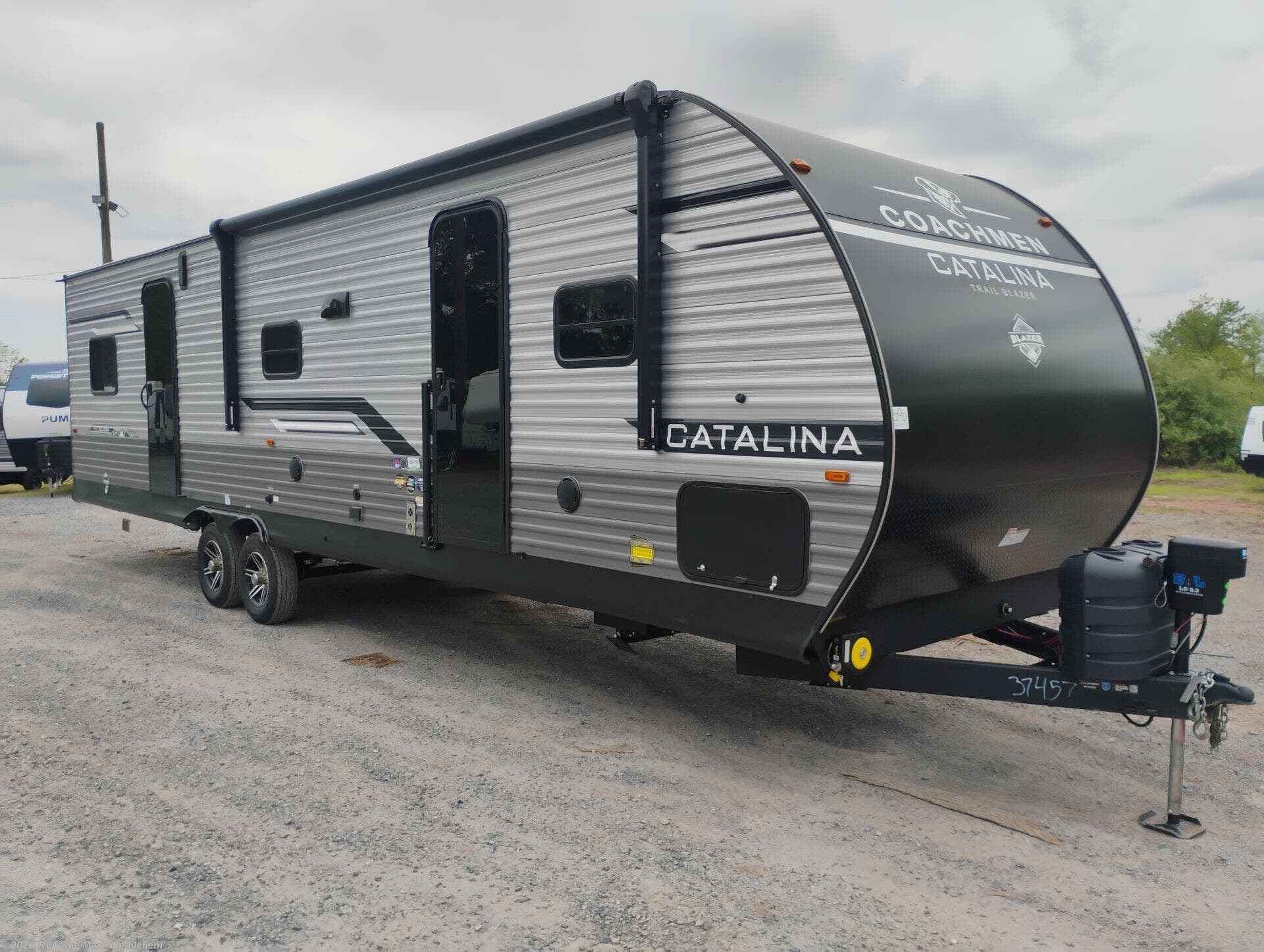 2026 Coachmen Catalina Trail Blazer 29THS - New Travel Trailer For Sale by RV Value Mart - Bethlehem in Bath, Pennsylvania