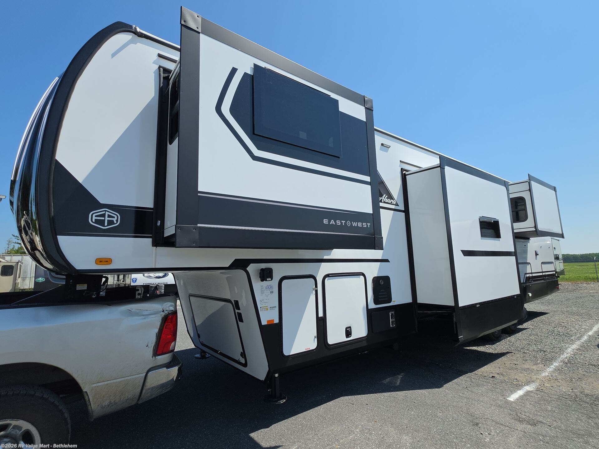 2027 East to West Ahara 380FL - New Fifth Wheel For Sale by RV Value Mart - Bethlehem in Bath, Pennsylvania