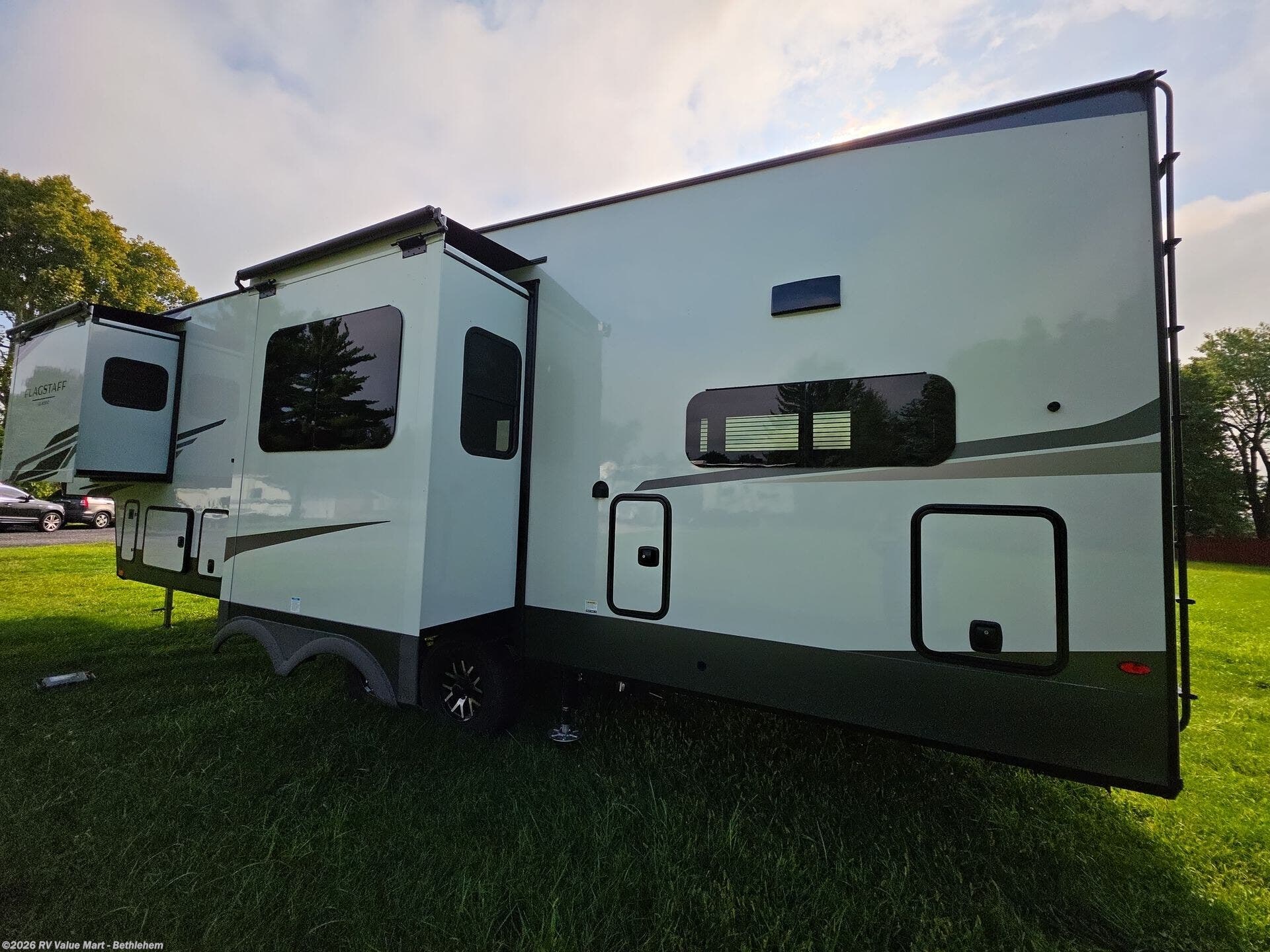2027 Forest River Flagstaff Classic 371RK - New Fifth Wheel For Sale by RV Value Mart - Bethlehem in Bath, Pennsylvania