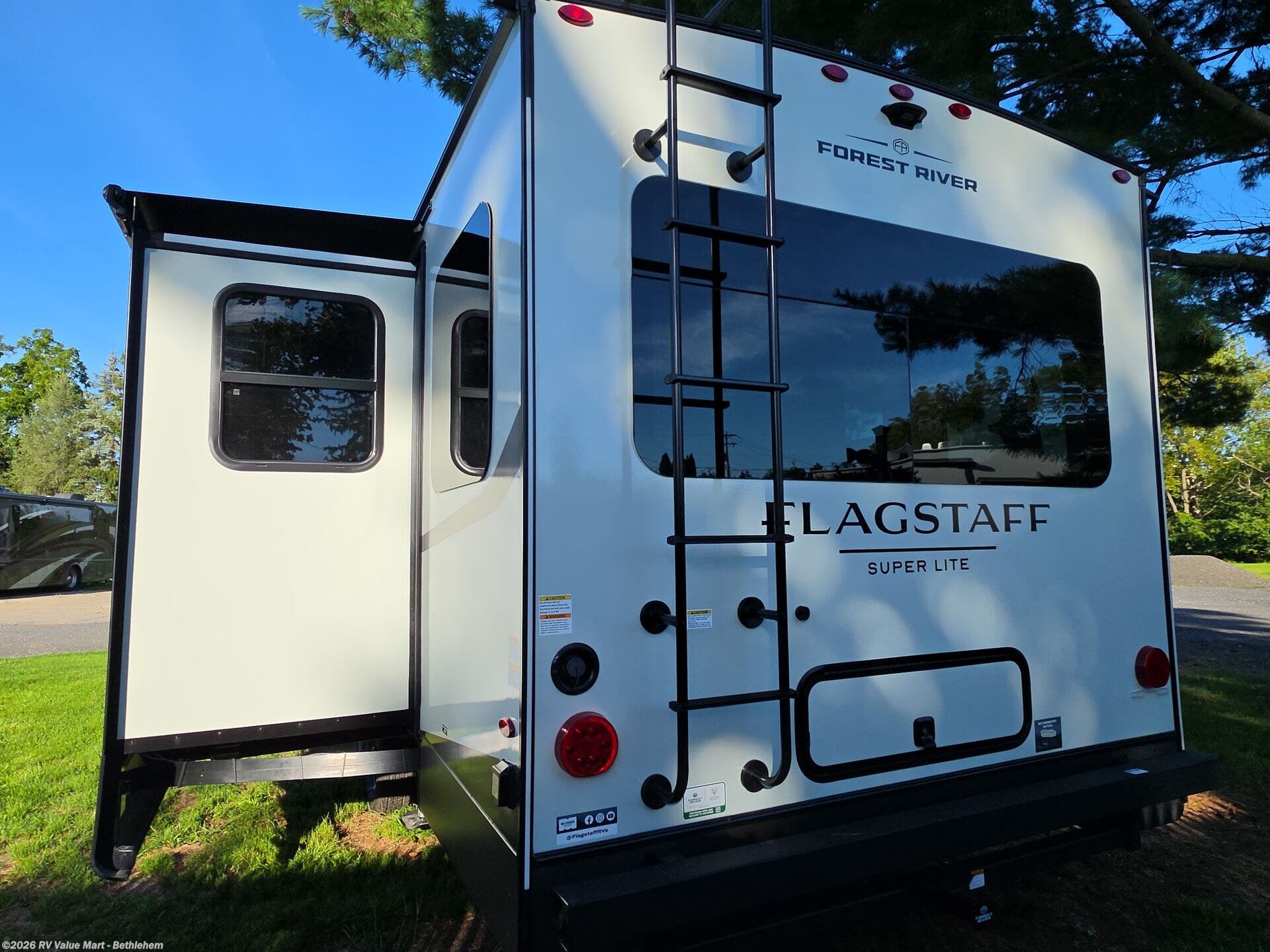 2027 Forest River Flagstaff Super Lite 26SRD - New Travel Trailer For Sale by RV Value Mart - Bethlehem in Bath, Pennsylvania