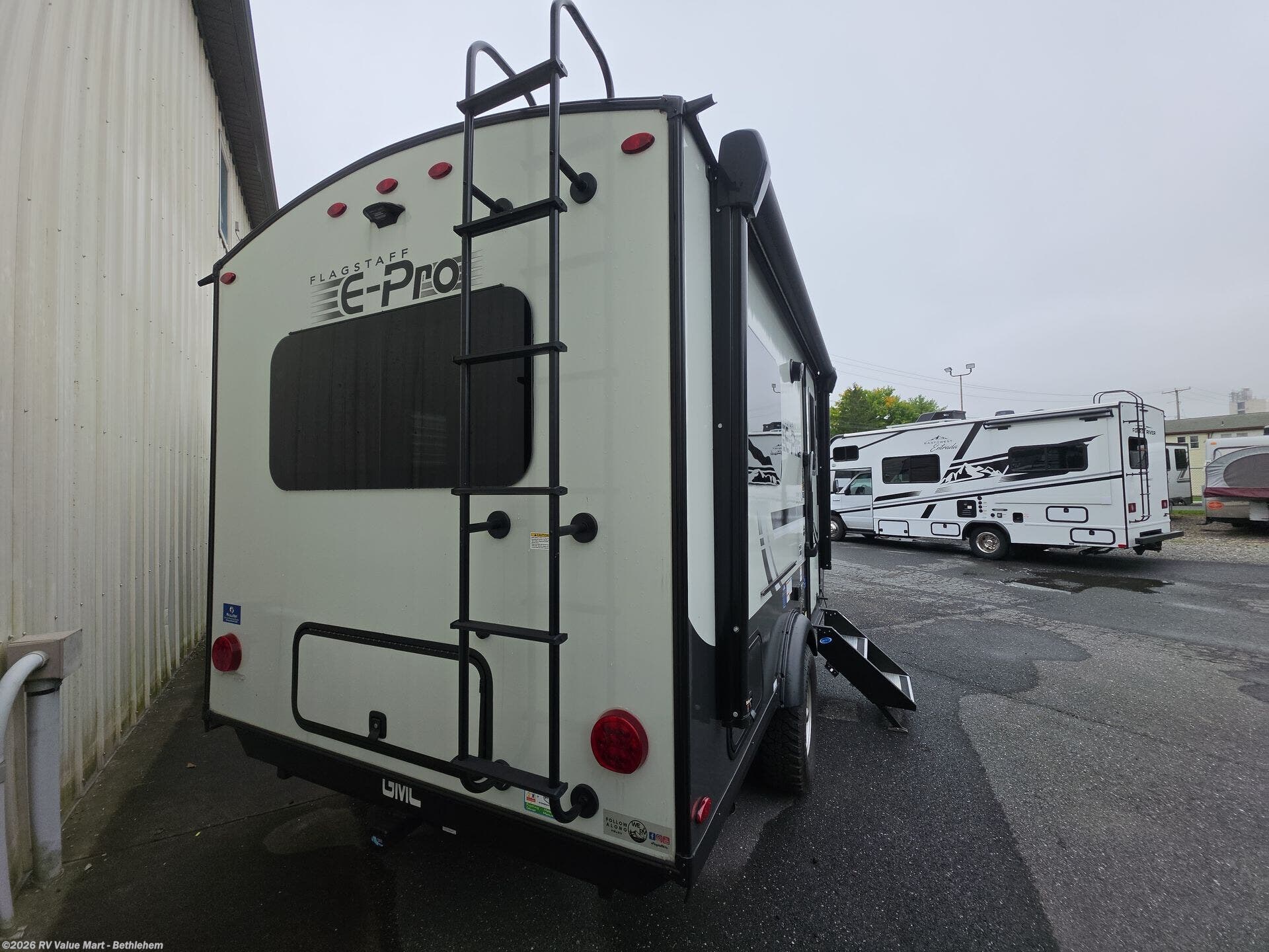 Used 2025 Forest River Flagstaff 15TB available in Bath, Pennsylvania