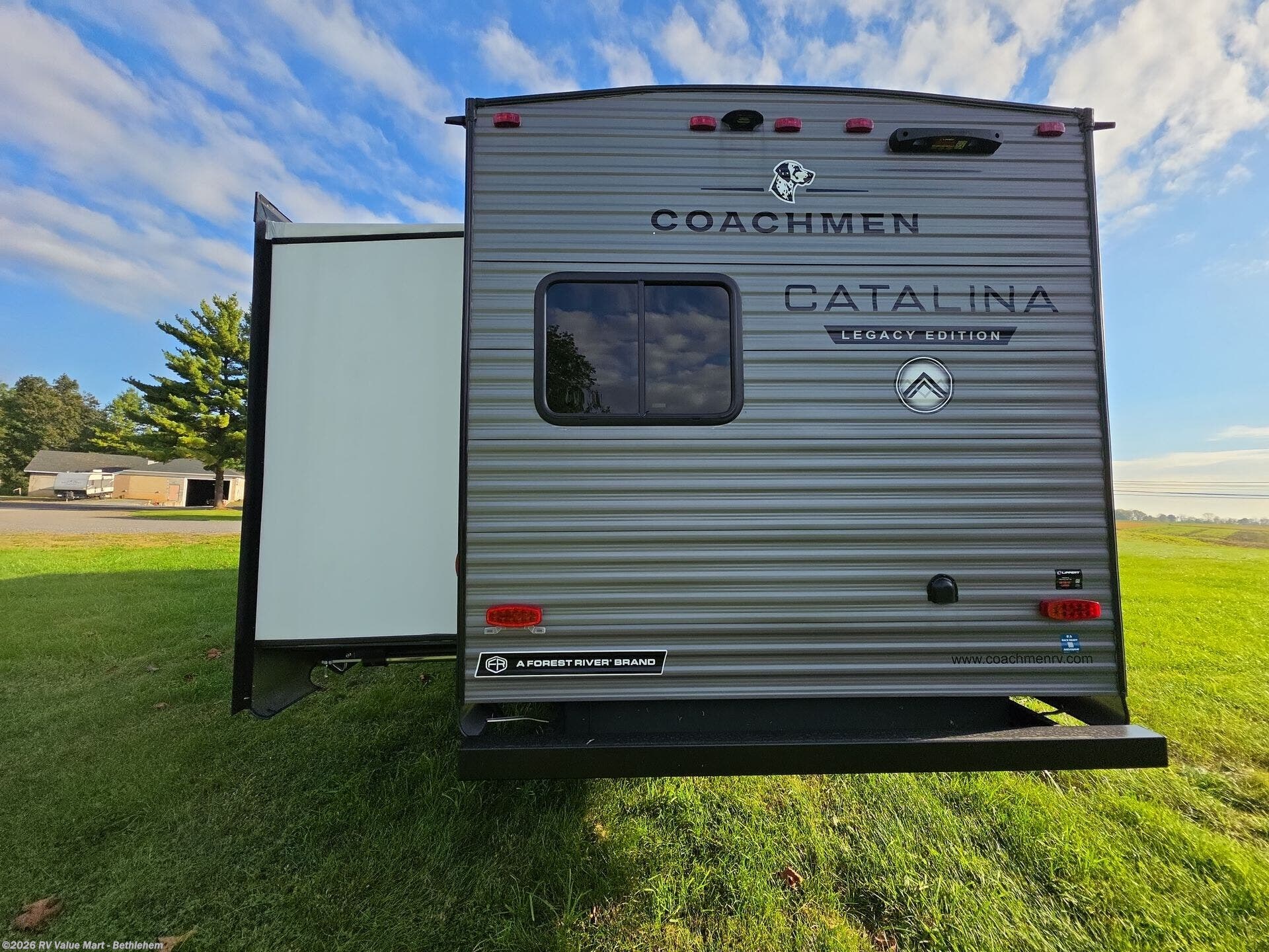 2026 Catalina Legacy Edition 343BHTS by Coachmen from RV Value Mart - Bethlehem in Bath, Pennsylvania