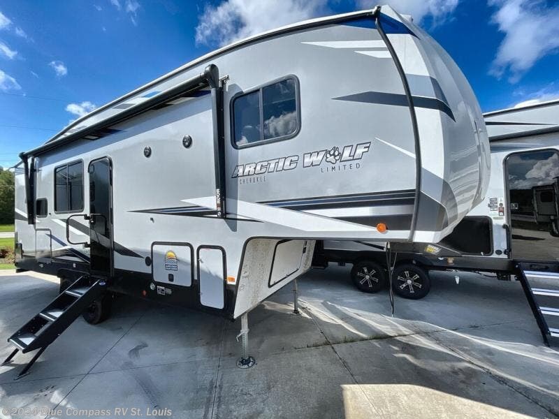 2022 Forest River Cherokee Arctic Wolf 261RK RV for Sale in Eureka, MO