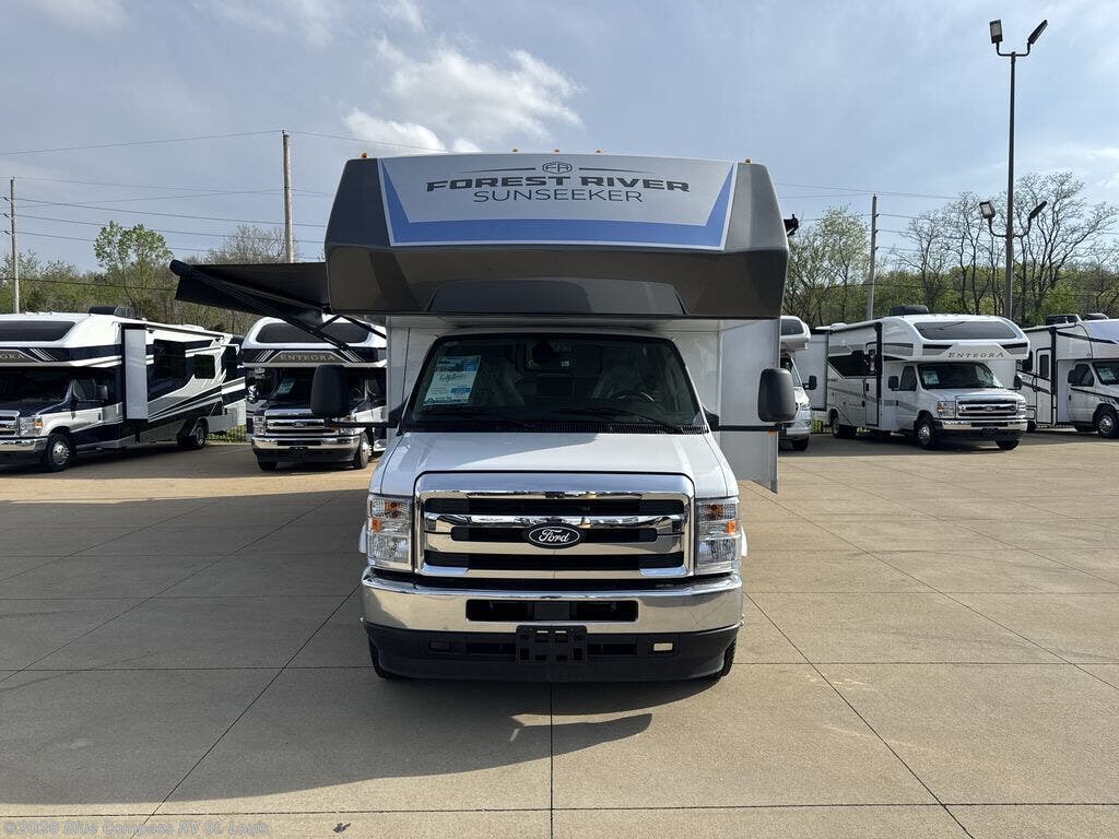 New 2026 Forest River Sunseeker 2860DS available in Eureka, Missouri