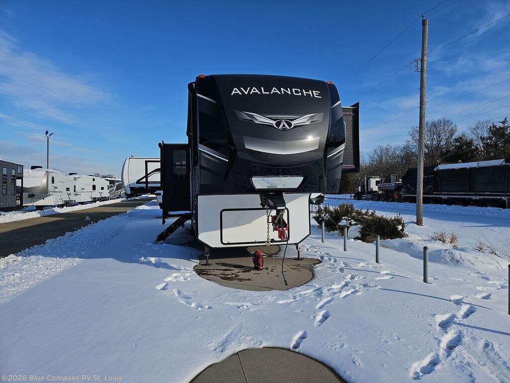 Used 2021 Keystone Avalanche 395BH available in Eureka, Missouri