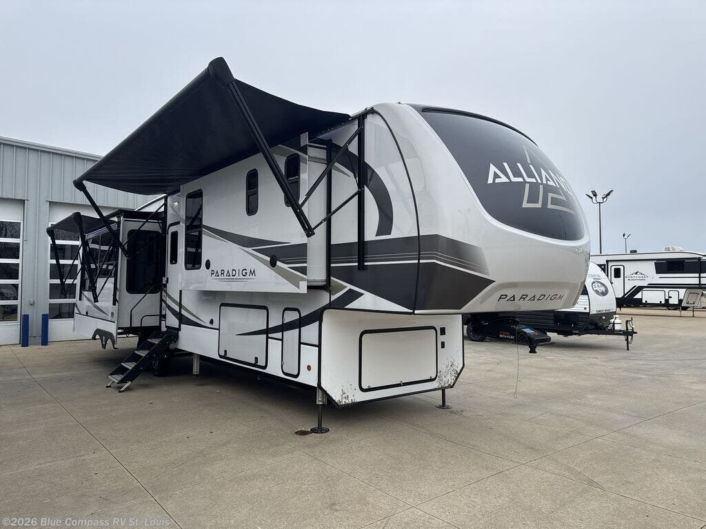 2023 Alliance RV Paradigm 382RK - Used Fifth Wheel For Sale by Blue Compass RV St. Louis in Eureka, Missouri