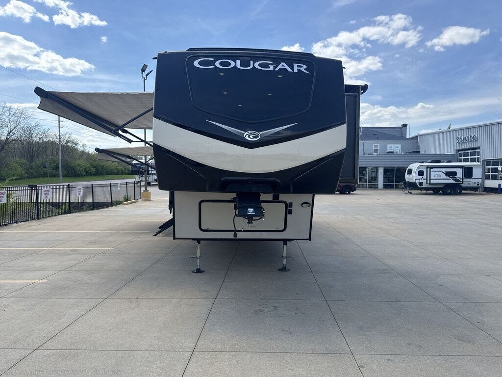 Used 2019 Keystone Cougar 361RLW available in Eureka, Missouri
