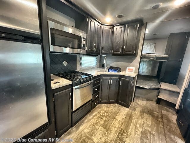 2018 Keystone Durango 286BHD - Used Fifth Wheel For Sale by Blue Compass RV St. Louis in Eureka, Missouri