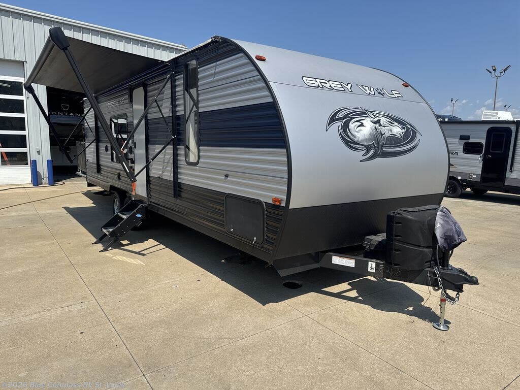2021 Forest River Cherokee Grey Wolf 26RR - Used Travel Trailer For Sale by Blue Compass RV St. Louis in Eureka, Missouri
