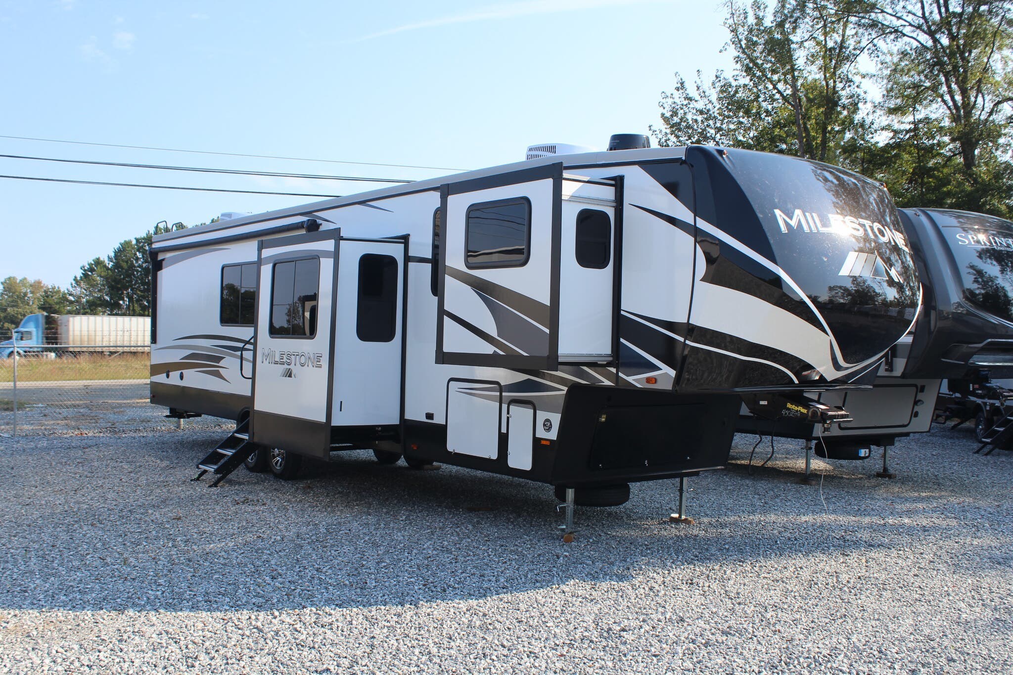 2021 Heartland Milestone 370FLMB RV for Sale in Salem, AL 36874