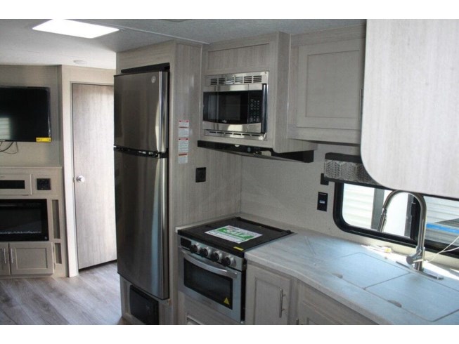 New 2022 Coachmen Catalina Legacy Edition 303QBCK available in Salem, Alabama