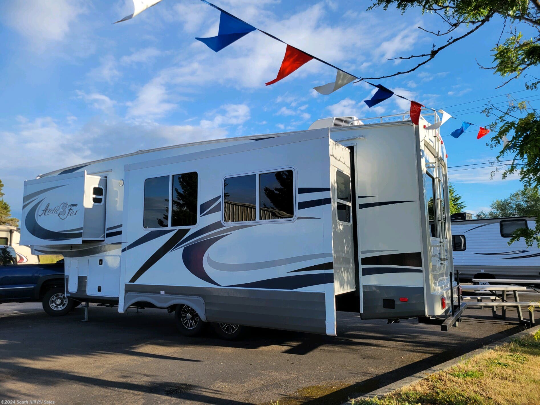 2016 Northwood Arctic Fox Silver Fox 29-5T RV for Sale in Yelm, WA Arctic Fox 29 5t For Sale