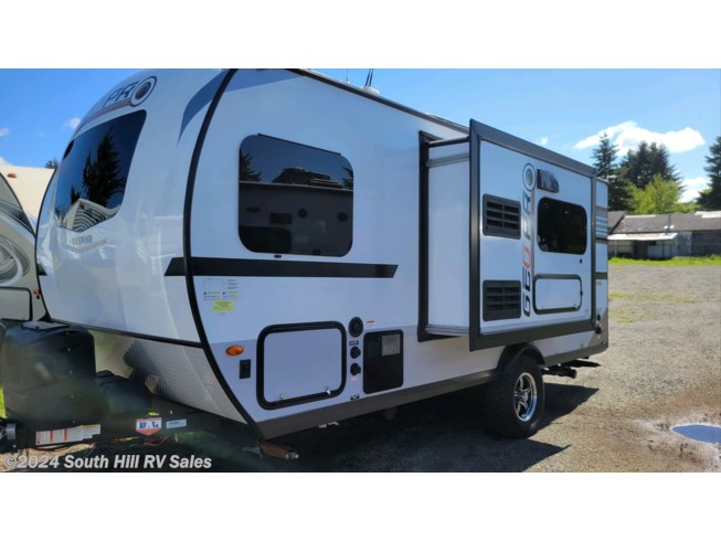 2020 Forest River Rockwood Geo Pro G19QB - Used Travel Trailer For Sale by South Hill RV Sales in Yelm, Washington features Furnace, Power Roof Vent, Non-Smoking Unit, Slideout, Queen Bed