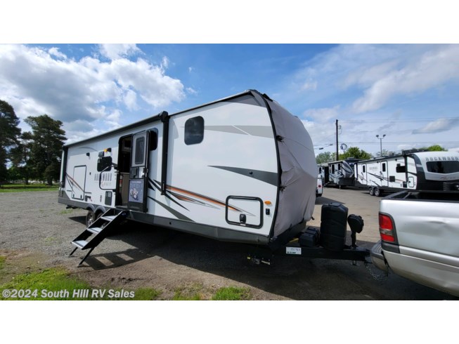 2022 Forest River Rockwood Ultra Lite 2912BS - New Travel Trailer For Sale by South Hill RV Sales in Yelm, Washington features Stainless Appliances, Fireplace, Inverter, Smoke Detector, Skylight