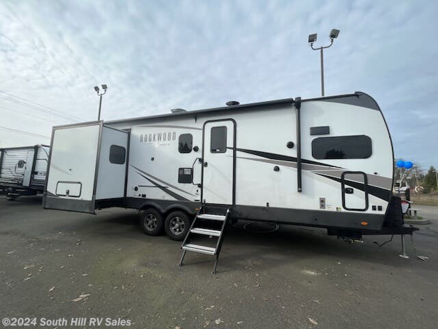 2023 Forest River Rockwood Signature 8264BHS - New Travel Trailer For Sale by South Hill RV Sales in Yelm, Washington