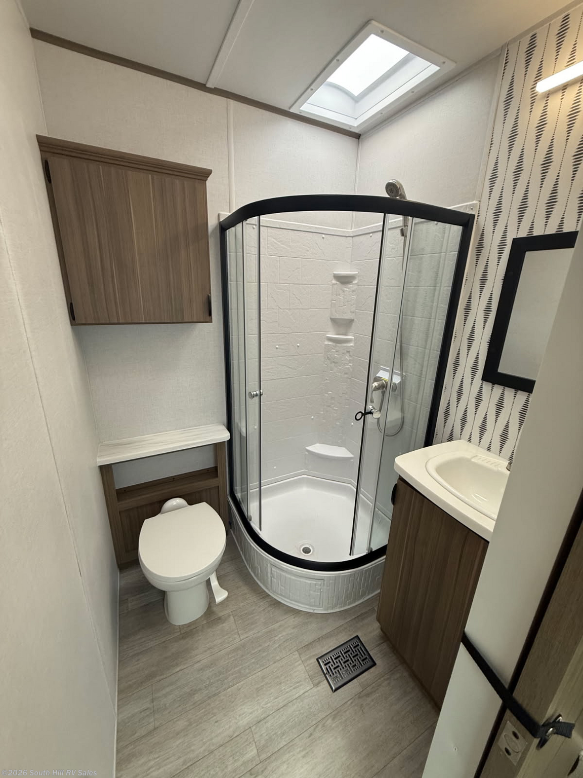 New 2025 Forest River Salem Villa 42DMS available in Yelm, Washington