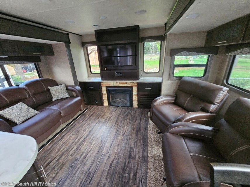 Used 2016 Dutchmen Kodiak 291RESL available in Yelm, Washington