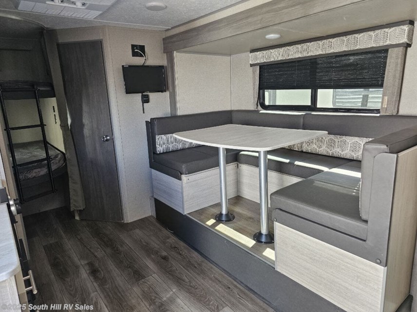 Used 2022 Coachmen Catalina Summit 184BHS available in Yelm, Washington