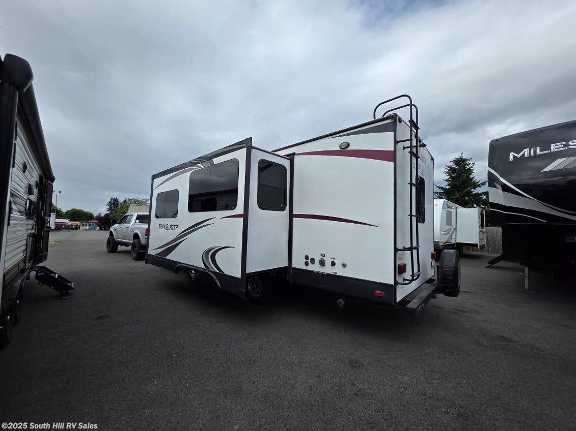 2013 Trailblazer 2700RB by Komfort from South Hill RV Sales in Yelm, Washington