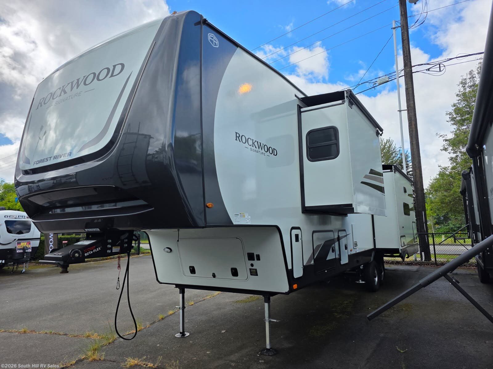 2026 Forest River Rockwood Signature 401SFB - New Fifth Wheel for sale by South Hill RV Sales in Yelm, Washington