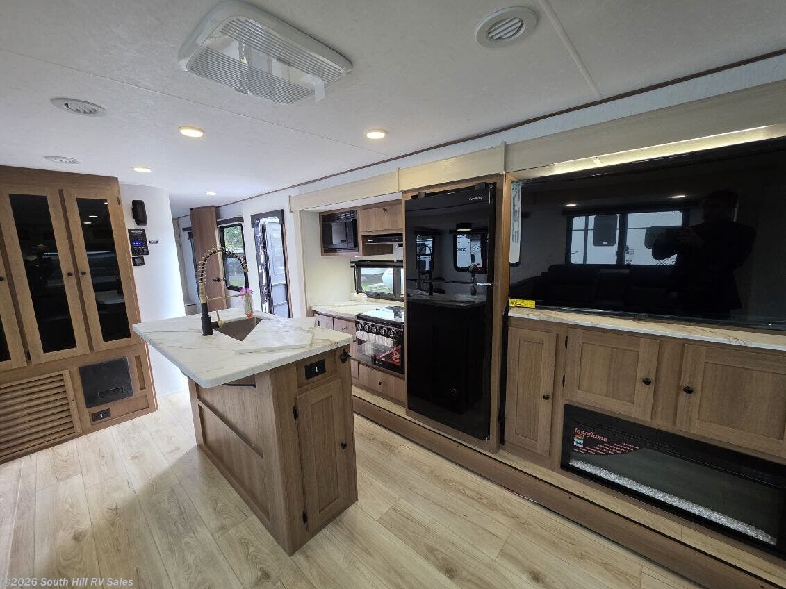 New 2026 Coachmen Apex Ultra-Lite 293RLDS available in Yelm, Washington