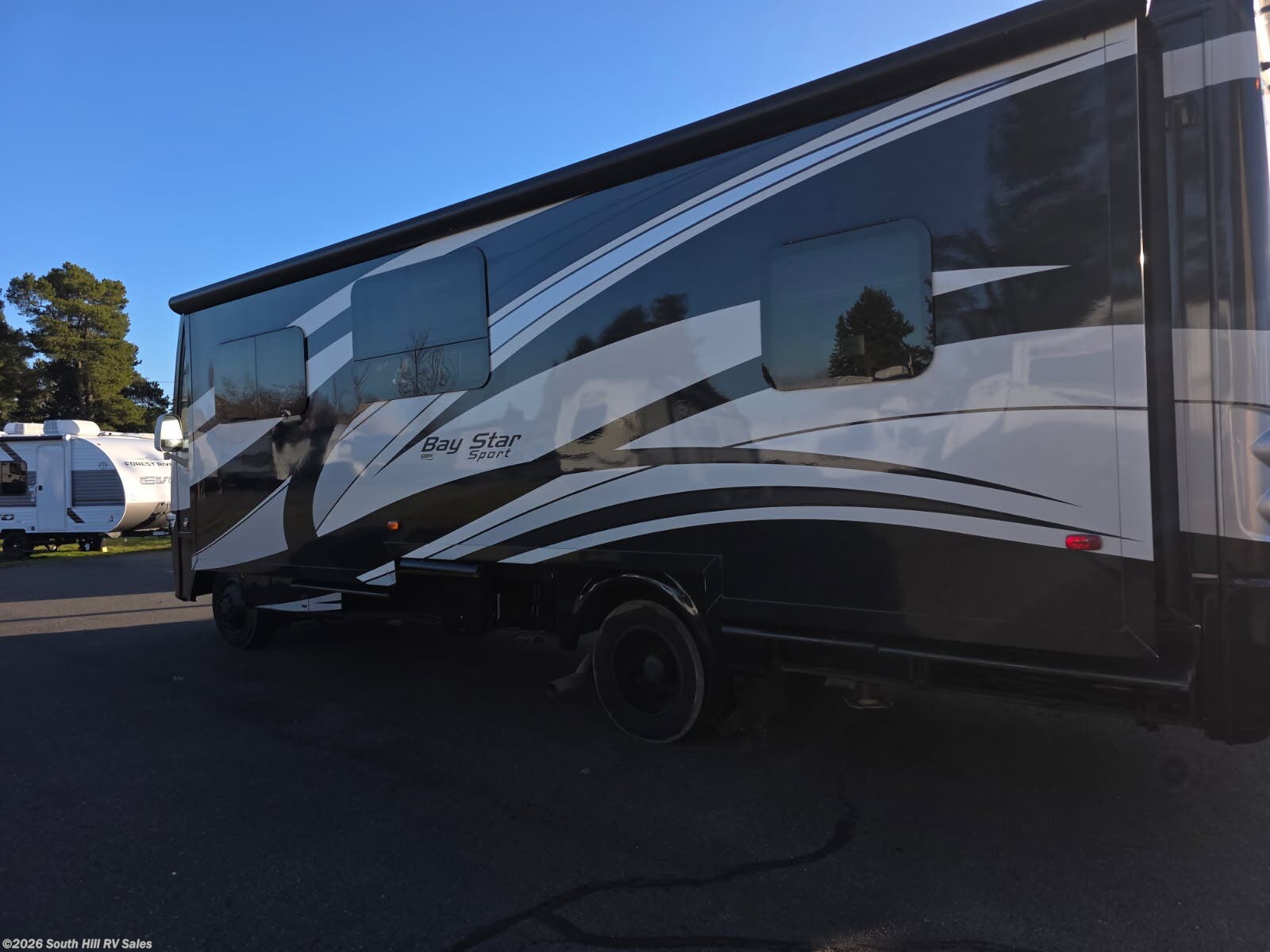 2017 Olympia Bay Star Sport 2903 - Used Class A For Sale by South Hill RV Sales in Yelm, Washington features Air Conditioning, Stove, Leveling Jacks, Surround Sound System, External Shower
