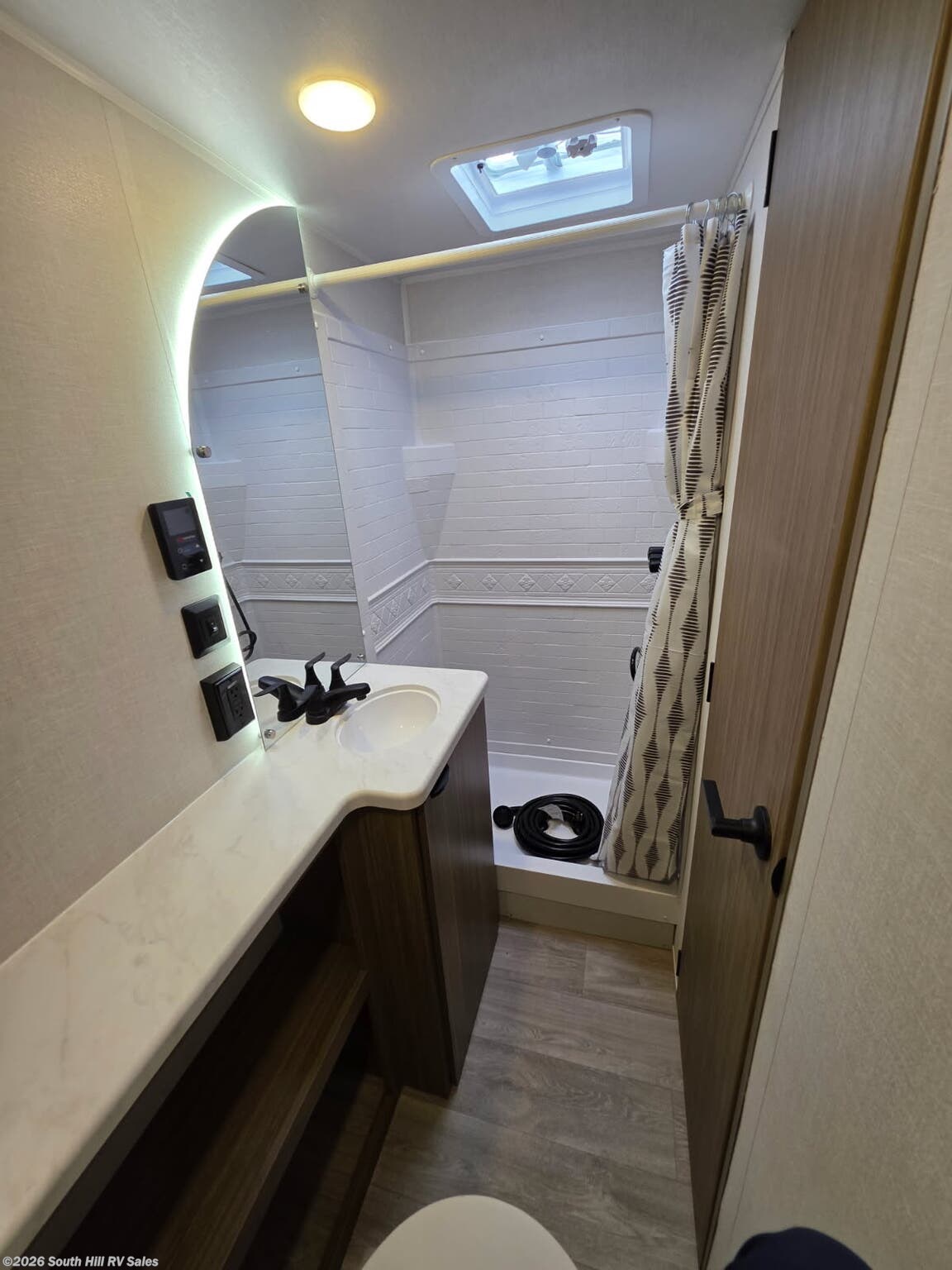 2026 Forest River EVO Elite 177 - New Travel Trailer For Sale by South Hill RV Sales in Yelm, Washington features Non-Smoking Unit, Queen Bed, Fire Extinguisher, Roof Vents, Water Heater