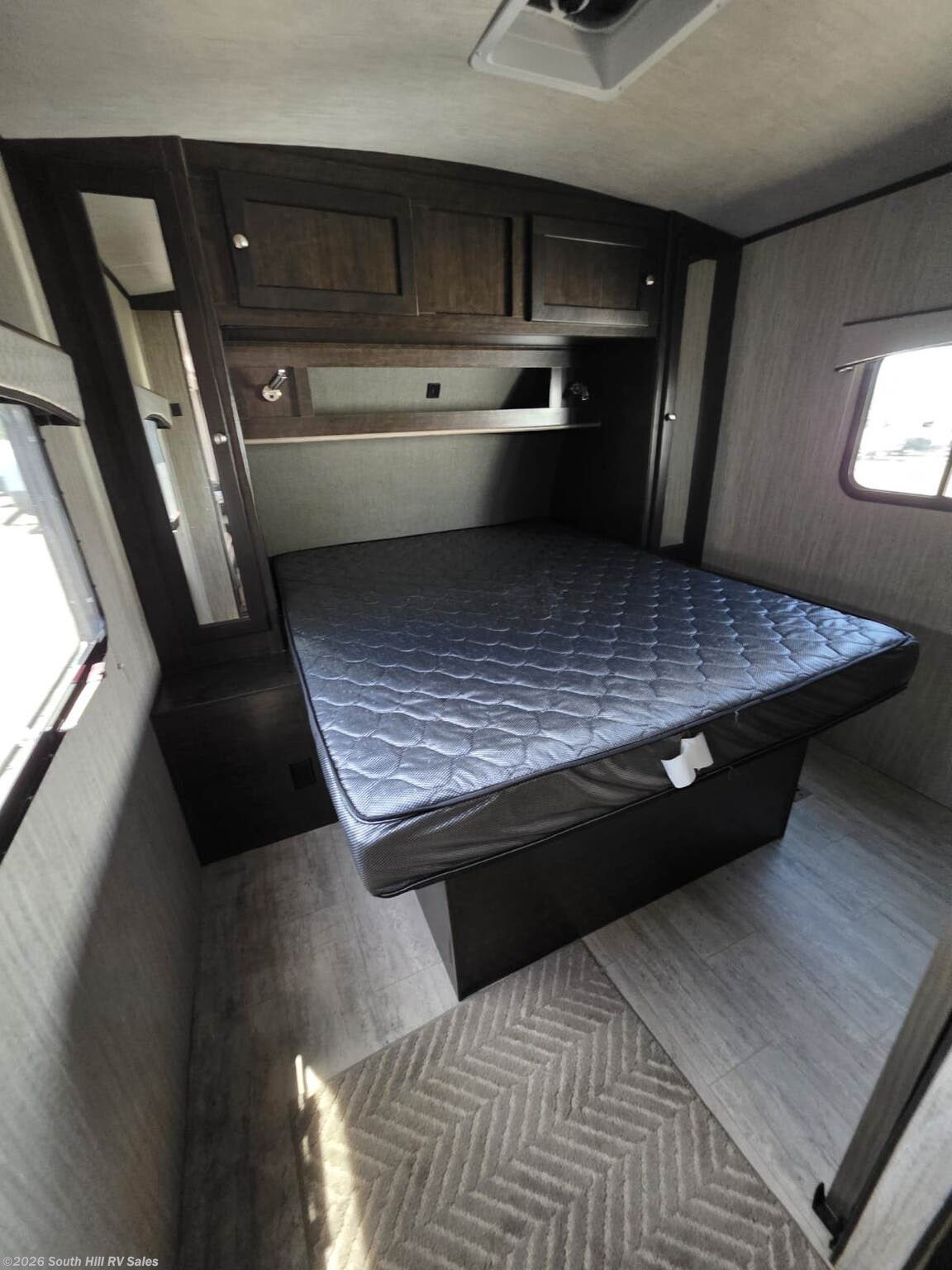 2018 Shadow Cruiser 277BHS by Cruiser RV from South Hill RV Sales in Yelm, Washington