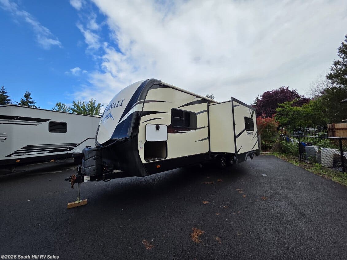 2017 Keystone Denali 246RKS - Used Travel Trailer For Sale by South Hill RV Sales in Yelm, Washington features TV Antenna, Air Conditioning, Auxiliary Battery, LP Detector, Slideout