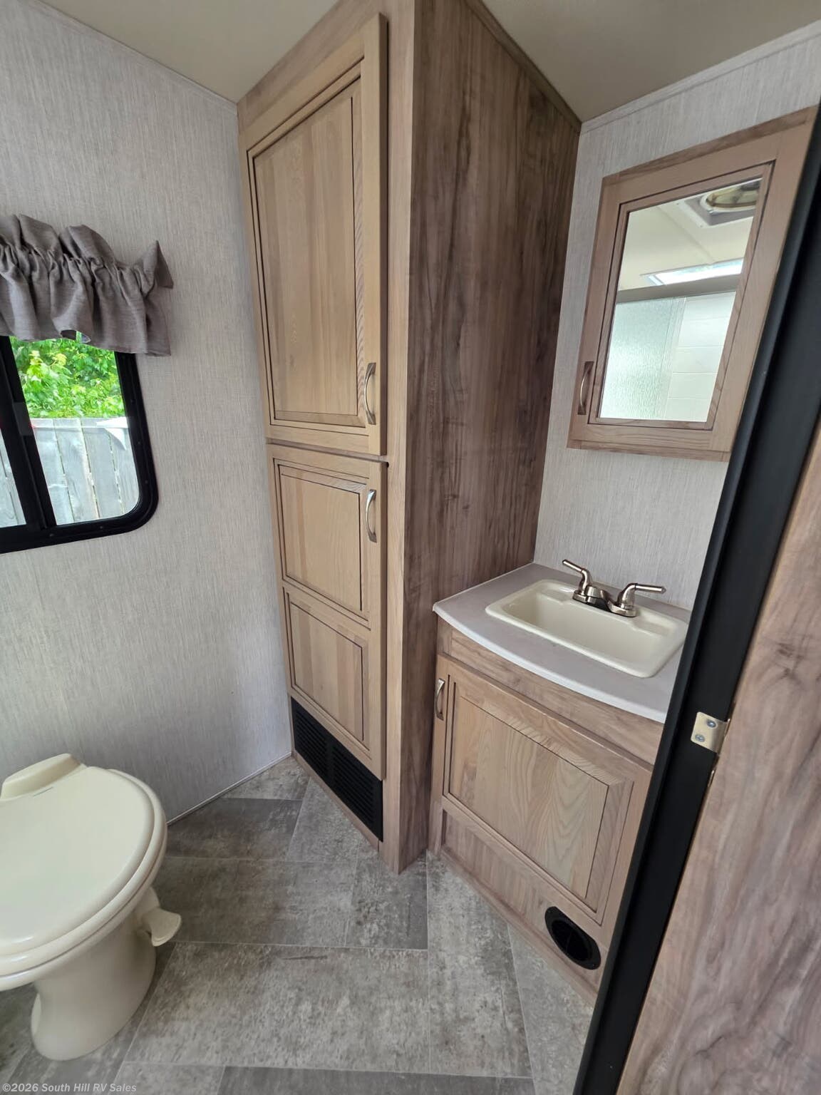 Used 2021 Palomino Solaire 20 available in Yelm, Washington