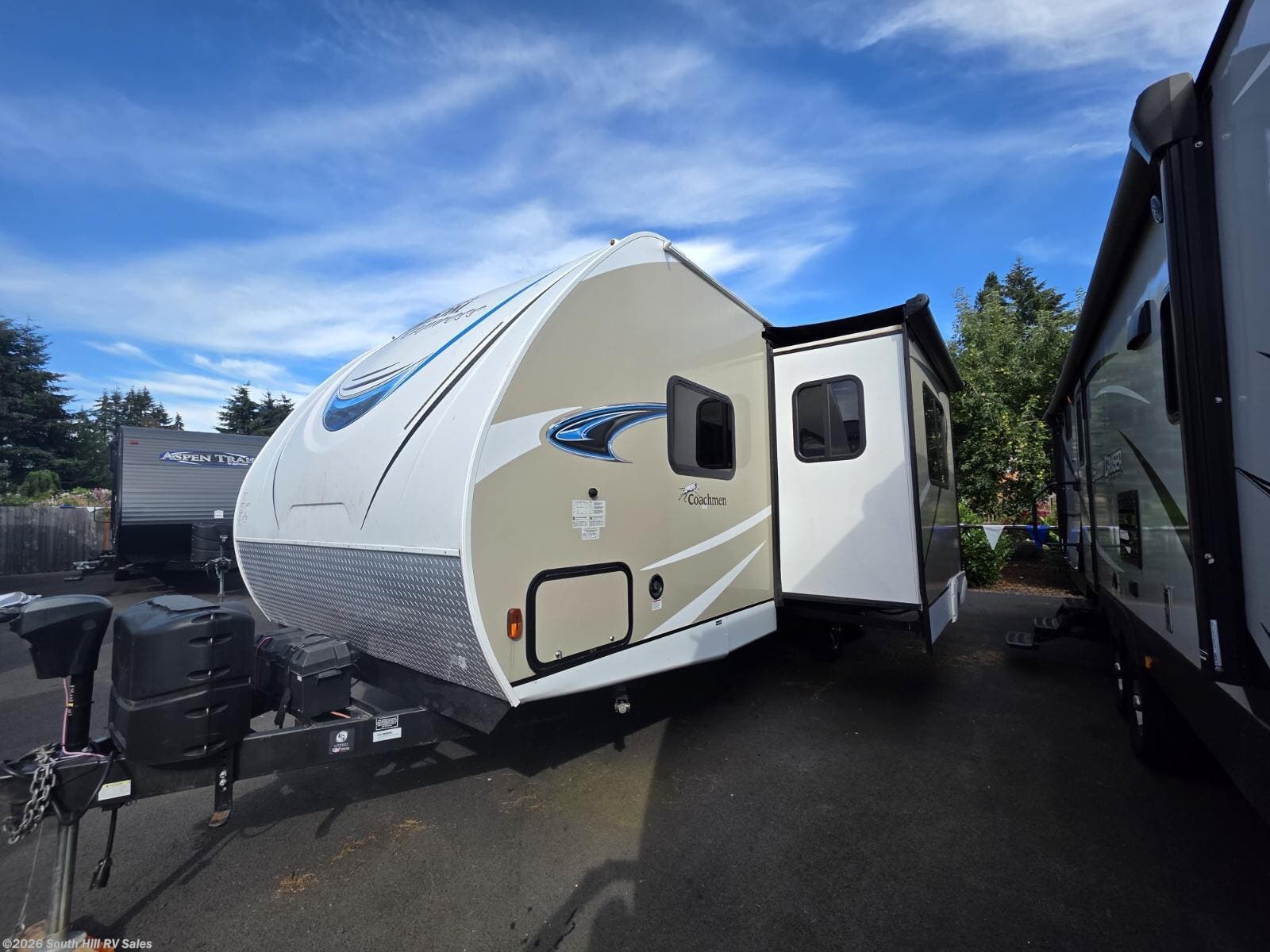 2019 Coachmen Freedom Express Ultra Lite 257 BHS - Used Travel Trailer For Sale by South Hill RV Sales in Yelm, Washington features Shower, Spare Tire Kit, Slideout, Auxiliary Battery, Black Tank Flush