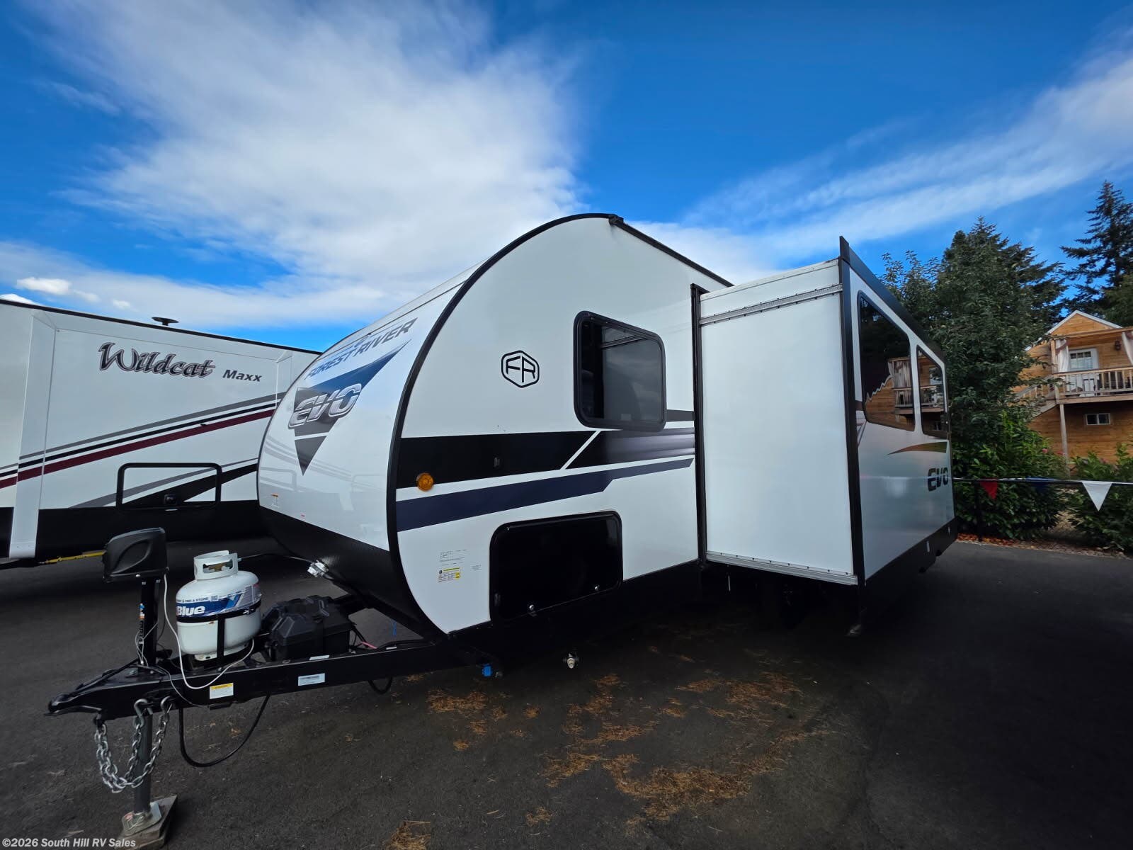 2025 Forest River EVO Select 192SS - Used Travel Trailer For Sale by South Hill RV Sales in Yelm, Washington features Detachable, Stove Top Burner, Microwave, TV, Detachable Power Cord