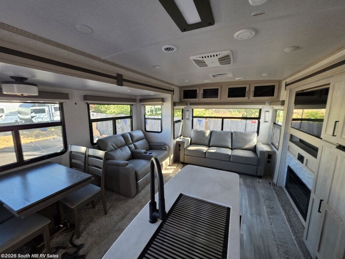 2021 Rockwood Signature 8337RL by Forest River from South Hill RV Sales in Yelm, Washington